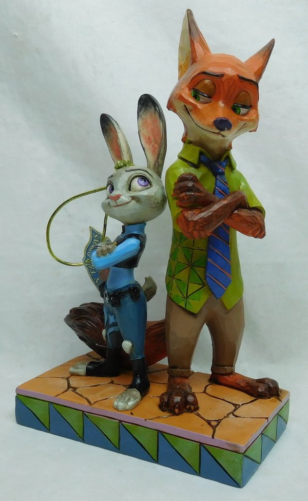 Disney Traditions Zootopia Judy and Nick Partners in Crime-Fighting Statue