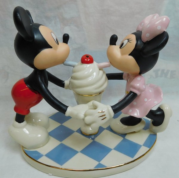 Disney Figur Lenox 856508 Soda Shop Sweathearts verliebrt Mickey und Minnie