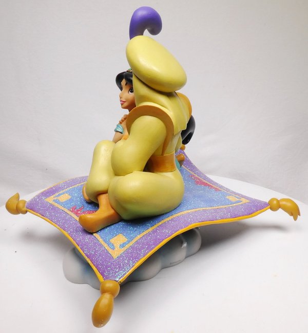 Enesco Enchanting A28075 Aladdin and Jasmine on the magic carpet