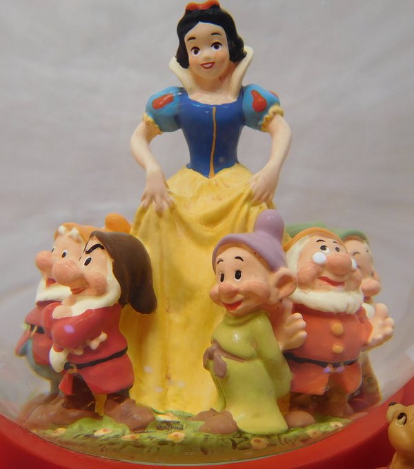 Disney Schneekugel Schneewittchen und die 7 Zwerge Art of Snow White