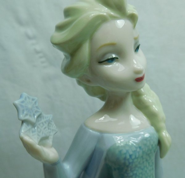 NAO Lladro  Disney Porzellan Figur 02001876 Elsa aus Eiskönigin