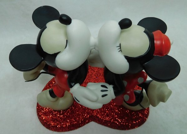 Precious Moments, Disney Showcase Mickey und Minnie Mouse küssend