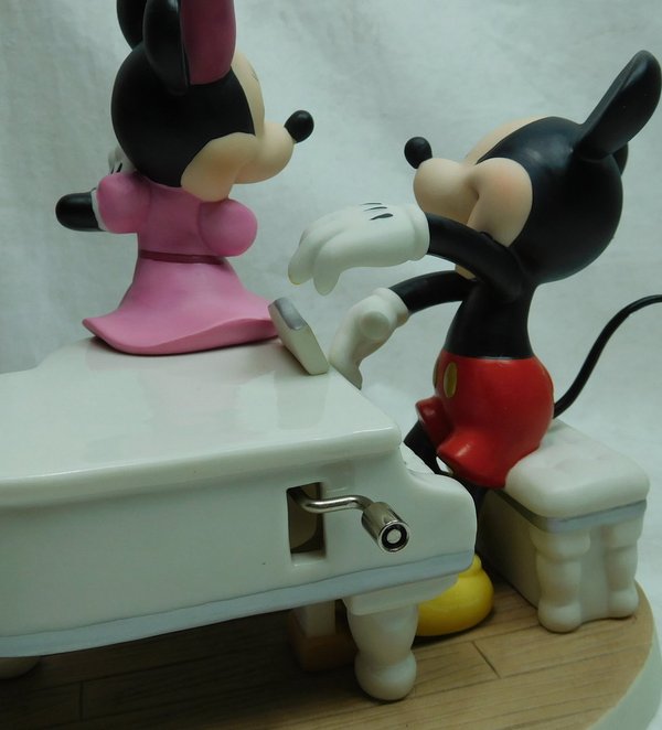 Precious Moments, Disney Showcase Mickey und Minnie Mouse mit Piano