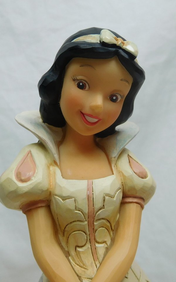 Figurine Disney Enesco 6000943 Blanche-Neige dans la robe blanche Winterland avec des amis de la for