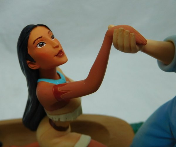 Enesco Disney Figur Enchanting : Pocahontas