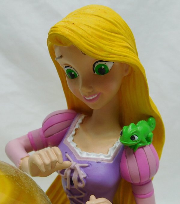 Disney Schneekugel Rapunzel und Pascal 12 cm hoch