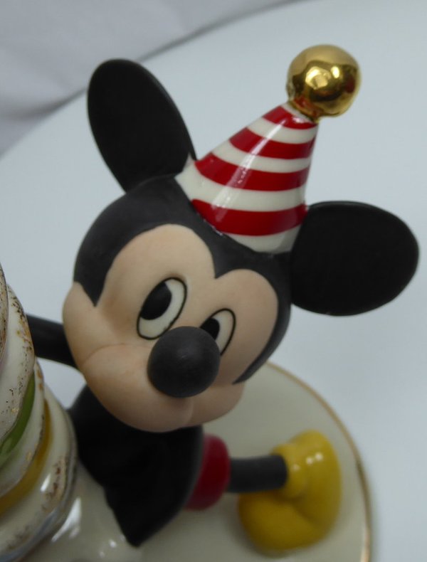 Disney Figur Lenox 879257 Mickey Mouse backt einen Kuchen