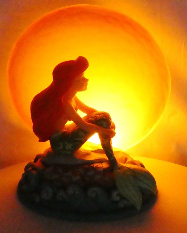 Disney Enesco Traditions Figur Jim Shore : Arielle auf dem Stein im Mondlicht