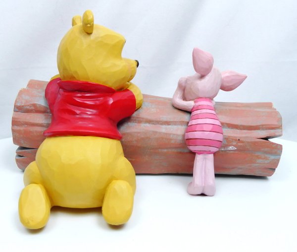 Figurine Disney Enesco Traditions Jim Shore : Winnie l'ourson et Porcinet sur un tronc d'arbre