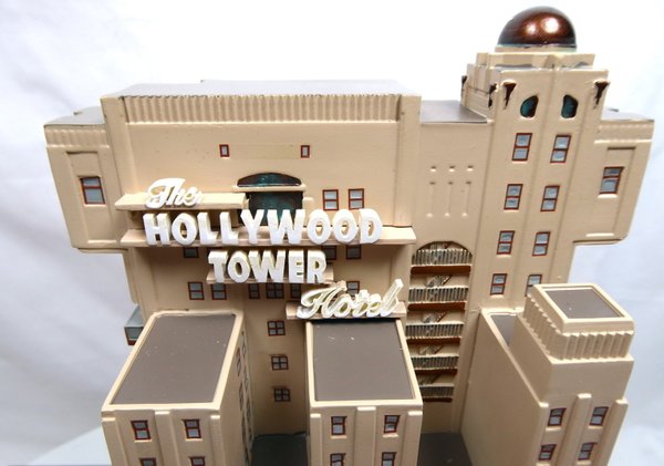 Hollywood Tower Hotel Disney TOT Tower of Terror Disneyland Paris Vitrine