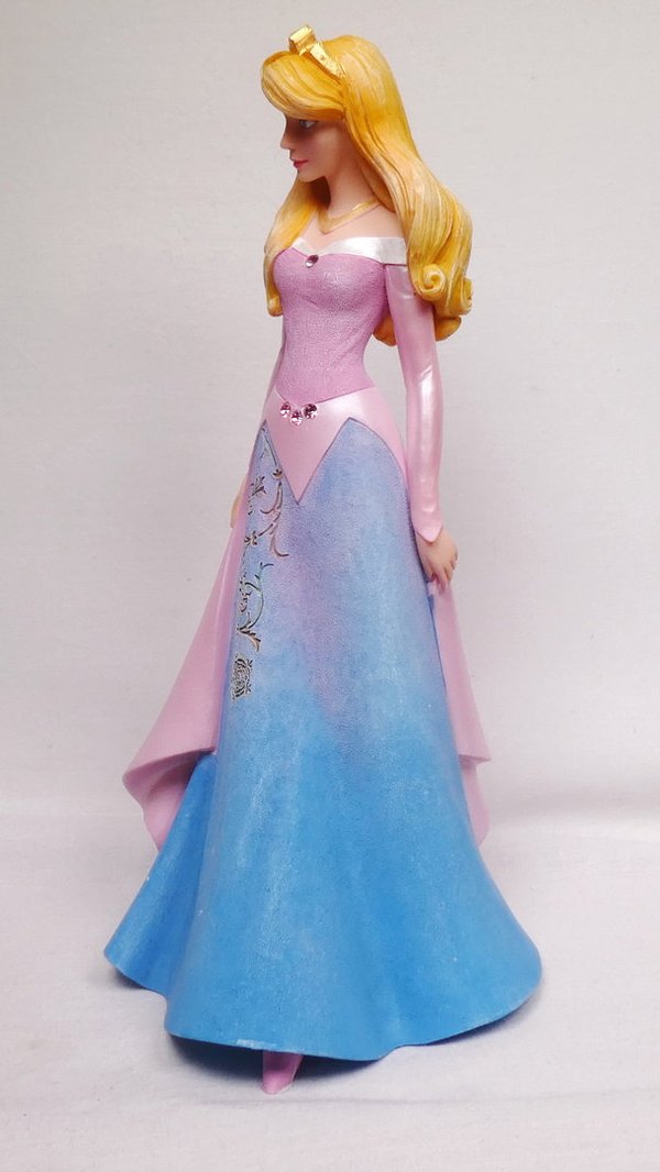 Disney Enesco Showcase 6008690 Aurora Sleeping Beauty in a pink dress