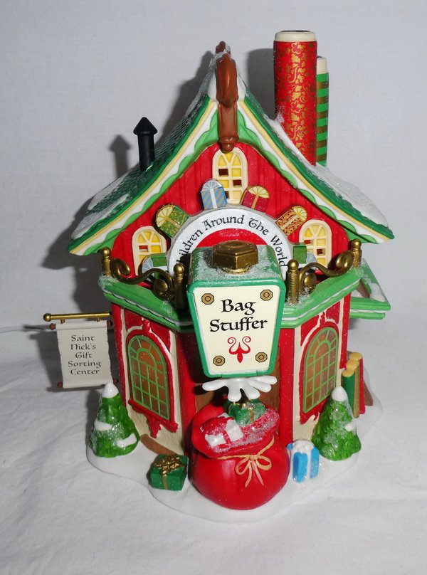 Enesco Department 56 North Pole series : Saint Nick`s Gift Sorting Centre