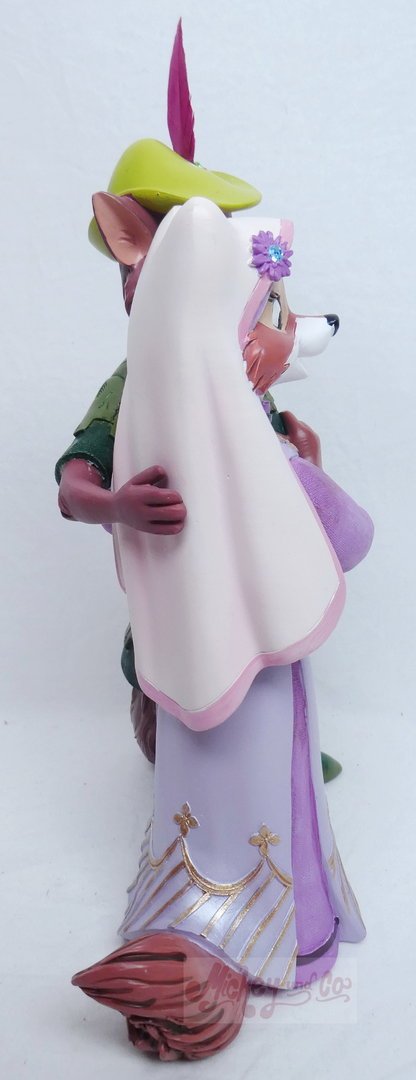 Disney Enesco Showcase Couture de Force: 6010726 Robin Hood & Maid Marian