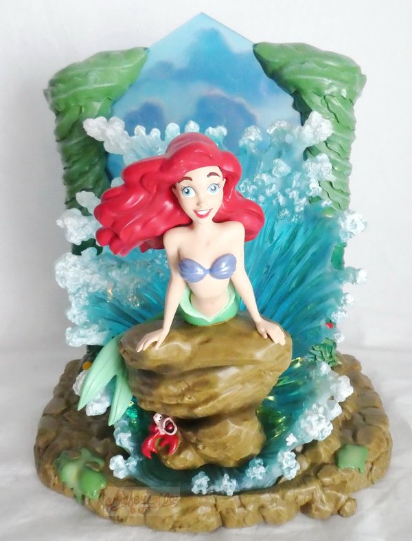 Disney Enesco Showcase Couture de Force: 6010731 Arielle die Meerjungfrau mit Licht