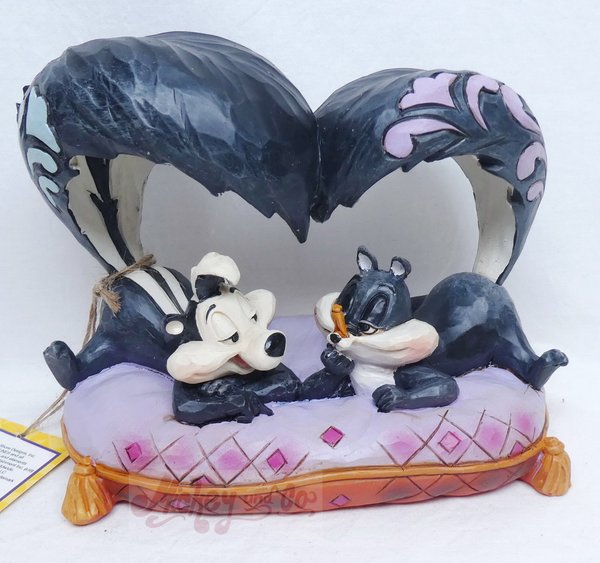 Enesco Traditions by Jim Shore Looney Toones : Hello, Cherie Pepe Le Pew Penelope