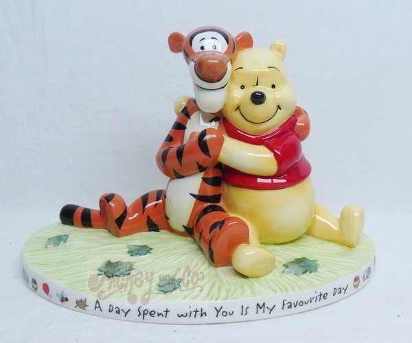 Disney English Ladies Figur Porzellan : DIWPFI22901 Winnie Pooh My Favourite Day mit Tigger