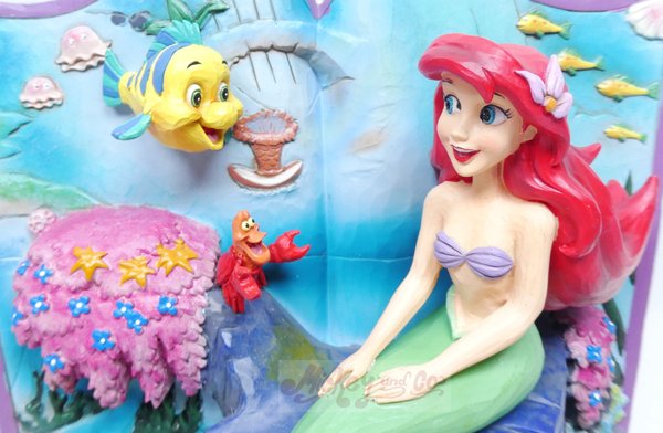Disney Enesco Traditions Jim Shore Figur: 6014323 A Mermaid`s Tale Storybook Arielle
